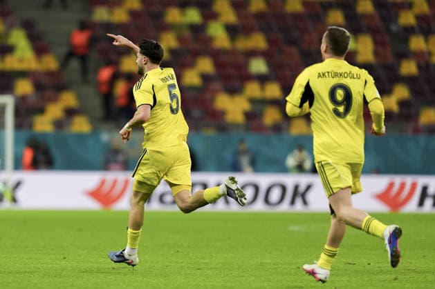 FCSB v Fenerbahce - UEFA Europa League BUCHAREST, ROMANIA - JANUARY 29: Ismail Yuksek (5) of Fenerbahce celebrates after scoring a goal with teammates during the UEFA Europa League Week 8 football match between FCSB and Fenerbahce in Bucharest, Romania on January 29, 2026. Arife Karakum Anadolu Bucharest Romania. Editorial use only. Please get in touch for any other usage.  Copyright: x2026xAnadoluxArifexKarakumx