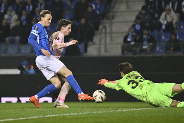 Genk s Matte Smets, Malmo s goalkeeper Melker Ellborg and Malmo s Johan Karlsson fight for the ball during a soccer game between Belgian soccer team KRC Genk and Swedish team Malmo FF, in Genk, on Thursday 29 January 2026, on day eight of the League phase of the UEFA Europa League tournament. JOHAN EYCKENS JohanxEyckens  x159645066x