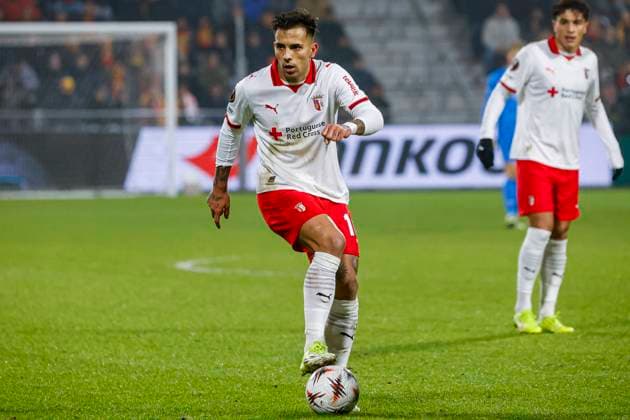 Rodrigo Zalazar of SC Braga controls the ball Go Ahead Eagles v SC Braga, UEFA Europa League 2025 26 League Phase MD8, Go Ahead Eagles v SC Braga, Stadion De Adelaarshorst, January 29, 2026, Deventer, Netherlands.