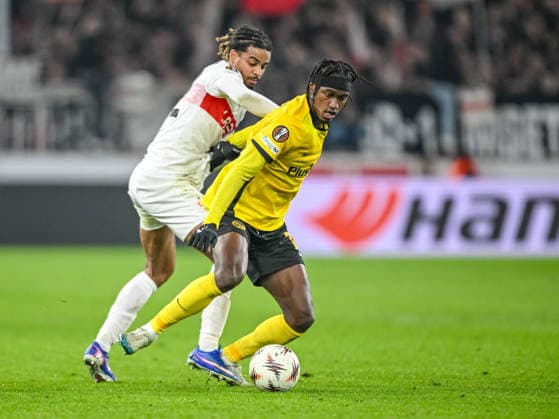 Lorenz Assignon (VfB Stuttgart) und Joel Monteiro (BSC Young Boys) battle for the ball during the UEFA Europa League 2025 26 League Phase MD8 match between VfB Stuttgart and BSC Young Boys at Stuttgart Arena on January 29, 2026 in Stuttgart, Germany. (Photo by Harry Langer DeFodi Images) -