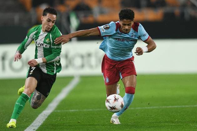 Fußball, EuroLeague, Real Betis Sevilla - Feyenoord Rotterdam #4 SEVILLA, 29-01-2026, Stadium La Cartuja, UEFA Football season 2025 2026, Europa League match between Betis Sevilla and Feyenoord. Pictures shows Feyenoord player Goncalo Borges and Betis player Antony Betis Sevilla - Feyenoord  x201172209x Copyright: