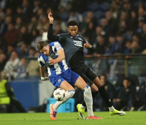 Youssef Chermiti of Rangers battles for the ball with during UEFA Europa League league phase match at Estadio do Dragao, Porto. Porto v Rangers - UEFA Europa League - Estadio do Dragao, Portugal - 29 Jan 2026Porto Estadio do Dragao Portugal EDITORIAL USE ONLY  Copyright: xRangersxFC Shutterstockx 16488595aq