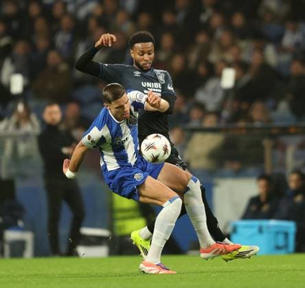 Youssef Chermiti of Rangers battles for the ball with during UEFA Europa League league phase match at Estadio do Dragao, Porto. Porto v Rangers - UEFA Europa League - Estadio do Dragao, Portugal - 29 Jan 2026Porto Estadio do Dragao Portugal EDITORIAL USE ONLY  Copyright: xRangersxFC Shutterstockx 16488595ak
