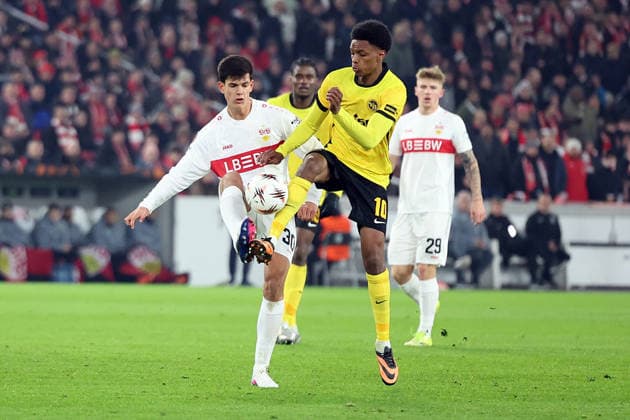 29.01.2026, xrekx, Fussball UEFA Europa League, VfB Stuttgart - Young Boys Bern v.l. Jose Maria AndrÃ s (VfB Stuttgart) Alvyn Sanches (BSC Young Boys) Zweikampf, Aktion, action, battle for the ball (DFL DFB REGULATIONS PROHIBIT ANY USE OF PHOTOGRAPHS as IMAGE SEQUENCES and or QUASI-VIDEO) Stuttgart