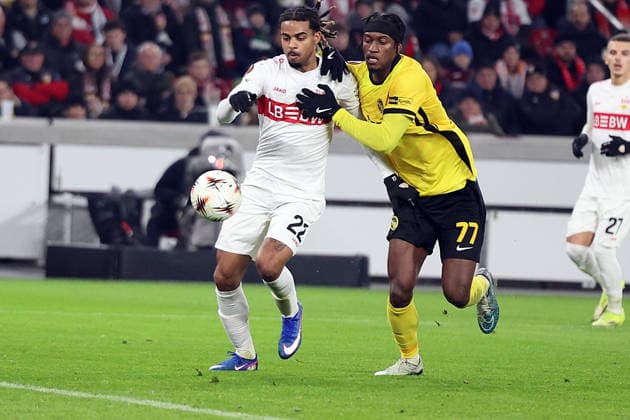 29.01.2026, xrekx, Fussball UEFA Europa League, VfB Stuttgart - Young Boys Bern v.l. Lorenz Assignon (VfB Stuttgart) JoÃ«l Monteiro (BSC Young Boys) Zweikampf, Aktion, action, battle for the ball (DFL DFB REGULATIONS PROHIBIT ANY USE OF PHOTOGRAPHS as IMAGE SEQUENCES and or QUASI-VIDEO) Stuttgart
