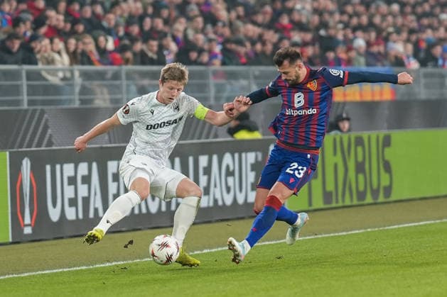 UEFA Europa League 2025 26 - 8. Spieltag, Donnerstag 29.01.2026 - FC Basel 1893 vs. Viktoria Pilsen - St. Jakob-Park (Basel, Schweiz); LukaÅ¡ Äaerv, Lukas Cerv (6, Viktoria Pilsen), Albian Ajeti (23, FC Basel) Copyright: xValentinxDomgjonix