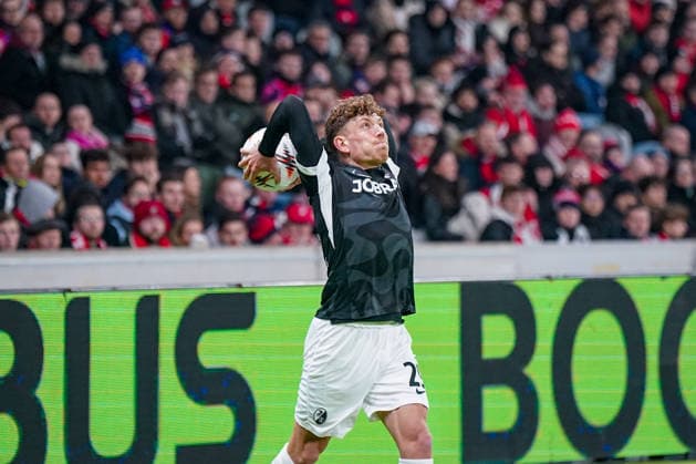 Fussball UEFA Europa League 2025 26, 8. Spieltag - OSC Lille vs SC Freiburg - Stade Pierre Mauroy (Lille, Frankreich): Philipp Treu (SC Freiburg, 29) Copyright: xJOERANxSTEINSIEKx
