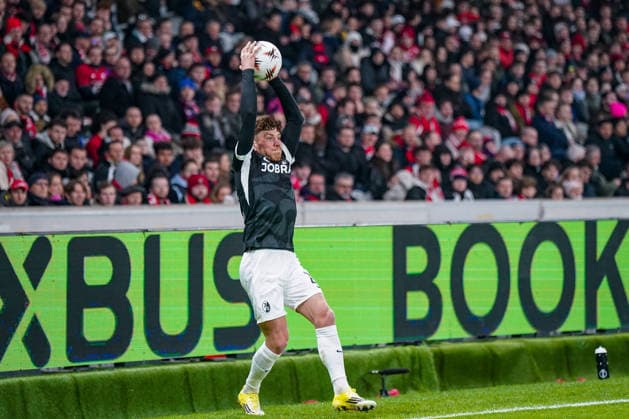 Fussball UEFA Europa League 2025 26, 8. Spieltag - OSC Lille vs SC Freiburg - Stade Pierre Mauroy (Lille, Frankreich): Philipp Treu (SC Freiburg, 29) Copyright: xJOERANxSTEINSIEKx