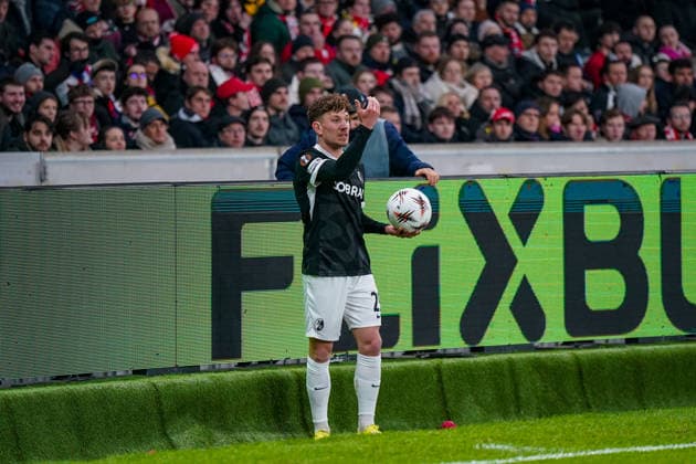 Fussball UEFA Europa League 2025 26, 8. Spieltag - OSC Lille vs SC Freiburg - Stade Pierre Mauroy (Lille, Frankreich): Philipp Treu (SC Freiburg, 29) Copyright: xJOERANxSTEINSIEKx