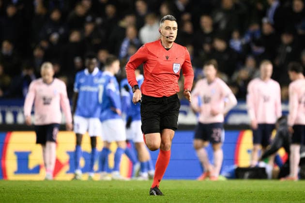 260129 Referee Horatiu Fesnic during the UEFA Europa League football match between KRC Genk and Malmö FF on January 29, 2026 in Genk. Photo: Simon Hastegard BILDBYRAN kod SH SH0684 fotboll football soccer fotball uefa europa league europa league krc genk malmö ff bbeng Copyright: SIMONxHASTEGARD BB260129SH056