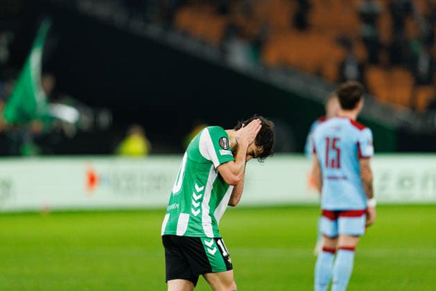 Fußball, EuroLeague, Real Betis Sevilla - Feyenoord Rotterdam #5 Ez Abde seen celebrating after scoring goal during UEFA Europa League game between teams of Real Betis Balompie and Feyenoord Rotterdam (Maciej Rogowski Ball Raw Images) Sevilla Estadio La Cartuja Spain Copyright: xMaciejxRogowskix maciejrogowski_betis_feyenoord_2526-50