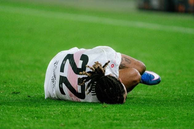 Lorenz Assignon (VfB Stuttgart, 22) bleibt verletzt liegen, GER, VfB Stuttgart vs. Young Boys Bern, Fussball, Europa League, Spieltag 8, Spielzeit 2025 2026, 29.01.2026, GER, VfB Stuttgart vs. Young Boys Bern, Fussball, Europa League, Spieltag 8, Spielzeit 2025 2026, 29.01.2026, Stuttgart Copyright: xEibner-Pressefoto EdwardxCheungx EP_ECG