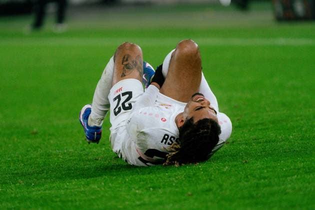 Lorenz Assignon (VfB Stuttgart, 22) bleibt verletzt liegen, GER, VfB Stuttgart vs. Young Boys Bern, Fussball, Europa League, Spieltag 8, Spielzeit 2025 2026, 29.01.2026, GER, VfB Stuttgart vs. Young Boys Bern, Fussball, Europa League, Spieltag 8, Spielzeit 2025 2026, 29.01.2026, Stuttgart Copyright: xEibner-Pressefoto EdwardxCheungx EP_ECG