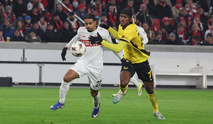 Stuttgart, Fußball Europa League , VfB Stuttgart vs. BSC Young Boys Bern , von links: Lorenz Assignon ( VfB ) Joel Monteiro ( Bern )
