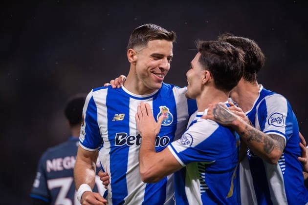 January 29, 2026, Porto, Porto, Portugal: PORTO, PORTUGAL - JANUARY 29: JAN BEDNAREK from FC Porto and FRANCISCO MOURA from FC Porto celebrating a own goal by EMMANUEL FERNANDEZ of Rangers FC during the UEFA Europa League 2025 26 MD8 match between FC Porto and Rangers FC, at Estadio do Dragao on January 29, 2026 in Porto, Portugal Porto Portugal - ZUMAl192 20260129_zsp_l192_054 Copyright: xMiguelxLemosx