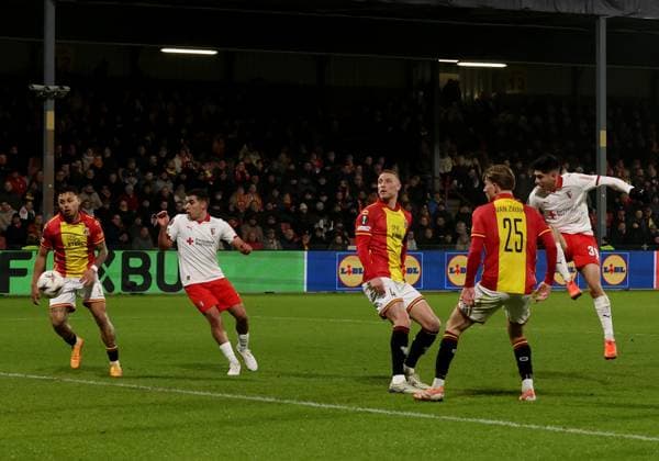 Fran Navarro of Braga makes a header but doesnt score during the match Go Ahead Eagles vs Braga at the De Adelaarshorst for the UEFA Europa League season 2025-2026 in DEVENTER, Netherlands on 29 january 2026 (Photo by Peter Lous EYE4IMAGES) -