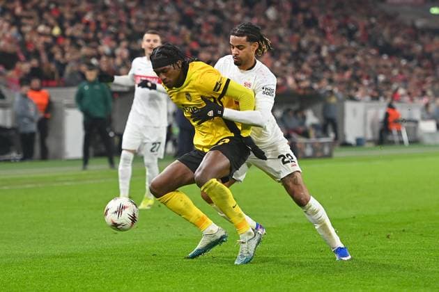 Lorenz ASSIGNON (VFB Stuttgart), Aktion,Zweikampf gegen Joel MONTEIRO (Bern) Fussball UEFA Europa League VfB Stuttgart -BSC Young Boys am 29.01.2026 MHP ARENA.