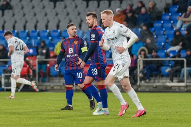 UEFA Europa League 2025 26 - 8. Spieltag, Donnerstag 29.01.2026 - FC Basel 1893 vs. Viktoria Pilsen - St. Jakob-Park (Basel, Schweiz); Xherdan Shaqiri (10, FC Basel), Albian Ajeti (23, FC Basel), Vaclav Jemelka, Vaclav Jemelka (21, Viktoria Pilsen) Copyright: xValentinxDomgjonix