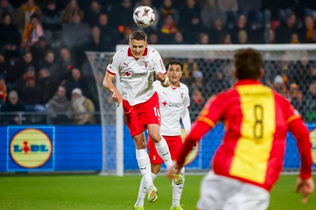 Gustaf Lagerbielke of SC Braga heads the ball Go Ahead Eagles v SC Braga, UEFA Europa League 2025 26 League Phase MD8, Go Ahead Eagles v SC Braga, Stadion De Adelaarshorst, January 29, 2026, Deventer, Netherlands.