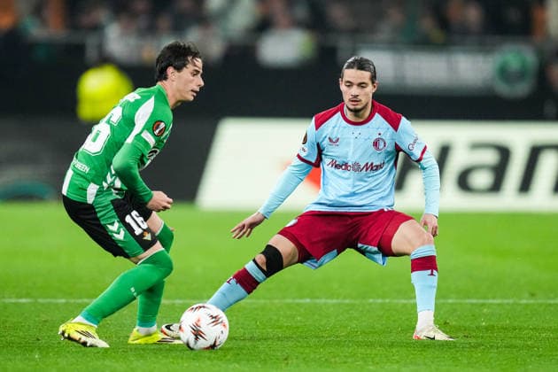 Fußball, EuroLeague, Real Betis Sevilla - Feyenoord Rotterdam #5 UEFA Europa League: Real Betis v Feyenoord Sevilla - Valentin Gomez of Real Betis, Anis Hadj Moussa of Feyenoord during the eighth match of the UEFA Europa League 2025 2026. The match is set between Real Betis Balompie and Feyenoord at Estadio La Cartuja on 29 January 2026 in Sevilla, Spain. Copyright: xYannickxVerhoevenx