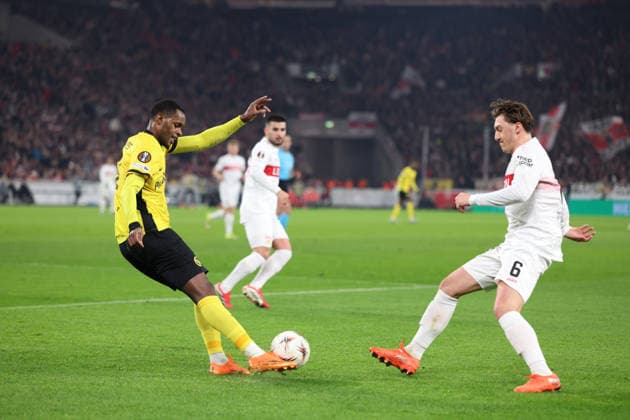 29.01.2026, xrekx, Fussball UEFA Europa League, VfB Stuttgart - Young Boys Bern v.l. Edimilson Fernandes (BSC Young Boys) Angelo Stiller (VfB Stuttgart) Zweikampf, Aktion, action, battle for the ball (DFL DFB REGULATIONS PROHIBIT ANY USE OF PHOTOGRAPHS as IMAGE SEQUENCES and or QUASI-VIDEO) Stuttgart