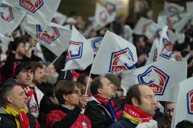Fans mit Fahnen , Frankreich, Fussball, UEFA Europa League, 8.Spieltag, Ligaphase, 2025 2026, OSC Lille vs. SC Freiburg, 29.01.2026, Stade Pierre-Mauroy, Lille, Frankreich Lille Stade Pierre-Mauroy DÃ partements Nord, Hauts-de-Fra Frankreich Copyright: xArnexAmbergx