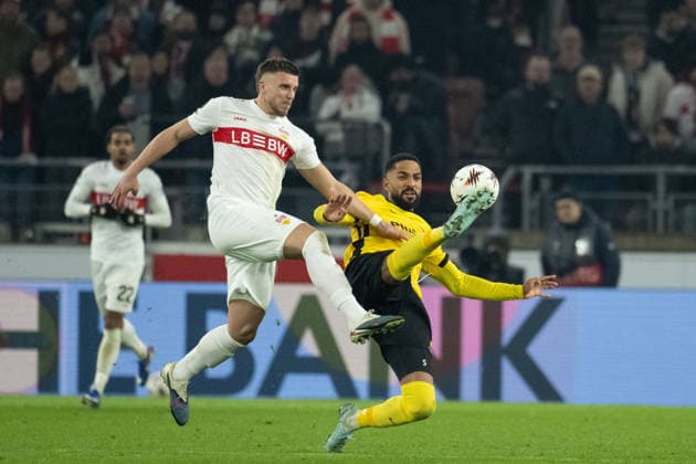v. li. im Zweikampf Ermedin Demirovic (VfB Stuttgart, 09), Gregory Wuethrich (BSC Young Boys Bern, 05) GER, VfB Stuttgart vs. BSC Young Boys Bern, Fussball, UEFA Europa League, Herren, 8. Spieltag, Spielzeit 2025 2026, 29.01.2026, GER, VfB Stuttgart vs. BSC Young Boys Bern, Fussball, UEFA Europa League, Herren, 8. Spieltag, Spielzeit 2025 2026, 29.01.2026 Stuttgart Copyright: xEibner-Pressefoto WolfgangxFrankx EP_WFK
