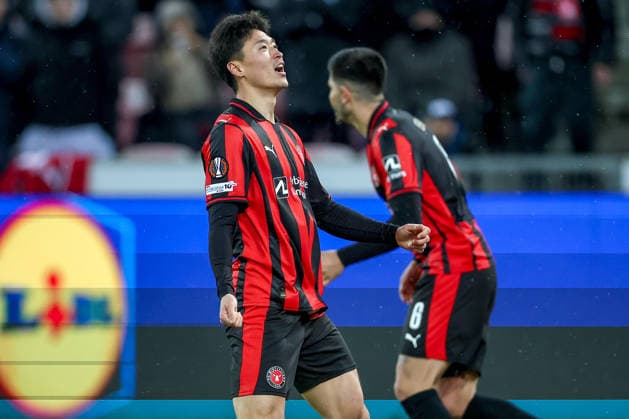 29.01.2026, Fußball, UEFA Europa League, Matchday 8, FC Midtjylland - GNK Dinamo Zagreb, MCH Arena in Herning, Dänemark: Torjubel nach dem Tor zum 1:0 durch Torschütze Gue-sung Cho (FC Midtjylland 10) Regulations prohibit any use of photographs as image sequences and or quasi-video. Dänemark