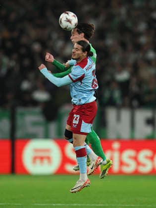 Fußball, EuroLeague, Real Betis Sevilla - Feyenoord Rotterdam #6 ESP: Real Betis - Feyenoord. UEFA Europa League. Matchday 8 Valentin Gomez of Real Betis and Anis Hadj Moussa of Feyenoord during the UEFA Europa League match, between Real Betis and Feyenoord, Matchday 8, played at La Cartuja Stadium on January 29, 2026 in Sevilla, Spain. kpng Copyright: xAntonioxPozox xPRESSINx AP_260129_BET_FEY_022
