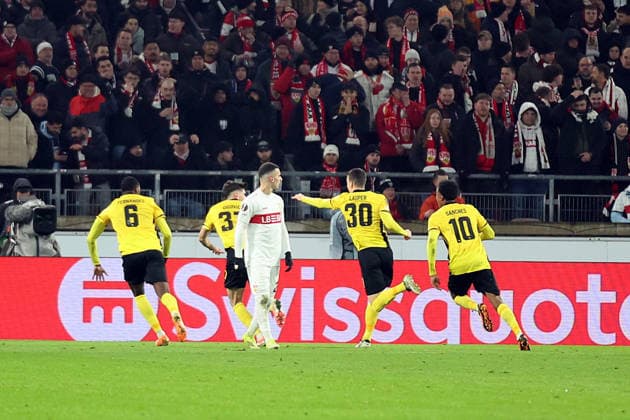 29.01.2026, xrekx, Fussball UEFA Europa League, VfB Stuttgart - Young Boys Bern v.l. Torjubel nach dem Tor zum celebrating the goal celebrate 2:2 durch Sandro Lauper (BSC Young Boys) (DFL DFB REGULATIONS PROHIBIT ANY USE OF PHOTOGRAPHS as IMAGE SEQUENCES and or QUASI-VIDEO) Stuttgart