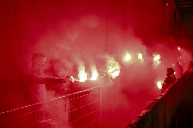 DEVENTER - Go Ahead Eagles supporters set off fireworks in the stands during the UEFA Europa League match between Go Ahead Eagles and Sporting Braga at De Adelaarshorst on January 29, 2026, in Deventer, Netherlands. VINCENT JANNINK ANP UEFA Europa League 2025-2026 xVIxANPxSportx xxANPxIVx 549053231 originalFilename: 549053231.jpg