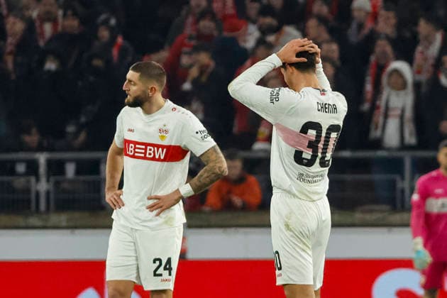 Jeff Chabot (VfB Stuttgart, 24) und Chema (VfB Stuttgart, 30) nach dem 2:2 , Deutschland, Fussball, UEFA Europa League, 8. Spieltag, 2025 2026, VfB Stuttgart vs. Young Boys Bern, 29.01.2026, Stuttgart MHP Arena Deutschland Copyright: xGrantxHubbsx