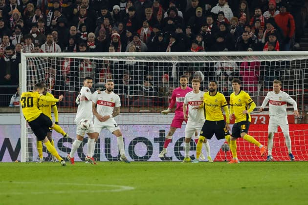 2:2 Tor fuer BSC Young Boys durch Sandro Lauper (BSC Young Boys, 30) , Deutschland, Fussball, UEFA Europa League, 8. Spieltag, 2025 2026, VfB Stuttgart vs. Young Boys Bern, 29.01.2026, Stuttgart MHP Arena Deutschland Copyright: xGrantxHubbsx
