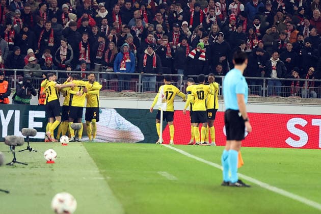29.01.2026, xrekx, Fussball UEFA Europa League, VfB Stuttgart - Young Boys Bern v.l. Torjubel nach dem Tor zum celebrating the goal celebrate 2:2 durch Sandro Lauper (BSC Young Boys) (DFL DFB REGULATIONS PROHIBIT ANY USE OF PHOTOGRAPHS as IMAGE SEQUENCES and or QUASI-VIDEO) Stuttgart
