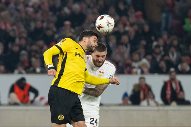 v. li. im Kopfballduell Loris Benito (BSC Young Boys Bern, 23), Jeff Chabot (VfB Stuttgart, 24) GER, VfB Stuttgart vs. BSC Young Boys Bern, Fussball, UEFA Europa League, Herren, 8. Spieltag, Spielzeit 2025 2026, 29.01.2026, GER, VfB Stuttgart vs. BSC Young Boys Bern, Fussball, UEFA Europa League, Herren, 8. Spieltag, Spielzeit 2025 2026, 29.01.2026 Stuttgart Copyright: xEibner-Pressefoto WolfgangxFrankx EP_WFK