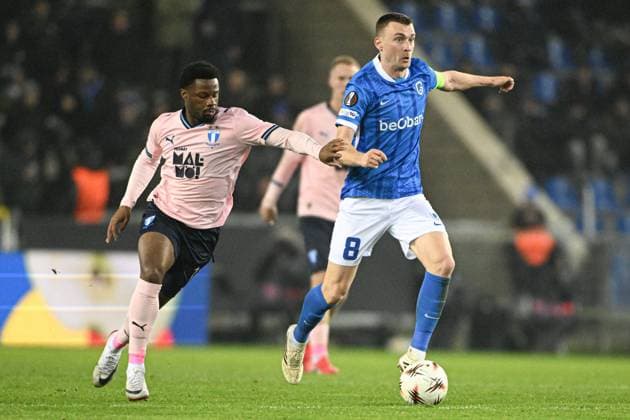 Malmo s Emmanuel Ekong and Genk s Bryan Heynen pictured in action during a soccer game between Belgian soccer team KRC Genk and Swedish team Malmo FF, in Genk, on Thursday 29 January 2026, on day eight of the League phase of the UEFA Europa League tournament. JILLxDELSAUX  x159652784x