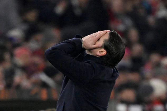 Trainer Coach Gerardo Seoane BSC Young Boys Bern am Spielfeldrand Enttaeuschung enttaeuscht nach vergebener Torchance Gestik Geste VfB Stuttgart vs Young Boys Bern YB EUROPA LEAGUE EL 29.01.2026 DFL REGULATIONS PROHIBIT ANY USE OF PHOTOGRAPHS AS IMAGE SEQUENCES AND OR QUASI-VIDEO VfB Stuttgart vs Young Boys Bern YB