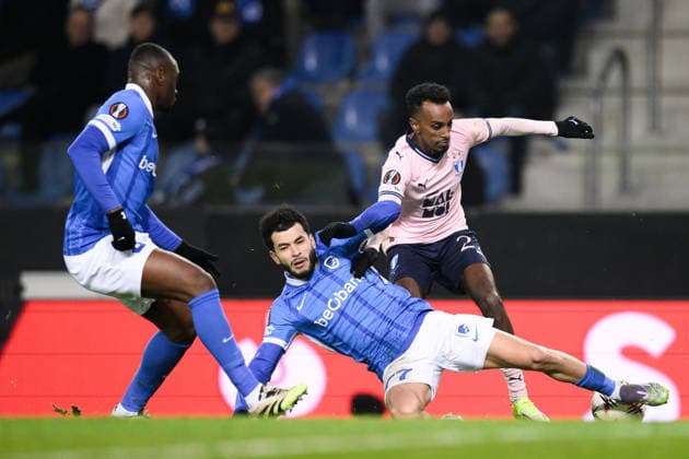 260129 Zakaria El Ouahdi of KRC Genk and Taha Ali of Malmö FF during the UEFA Europa League football match between KRC Genk and Malmö FF on January 29, 2026 in Genk. Photo: Simon Hastegard BILDBYRAN kod SH SH0684 fotboll football soccer fotball uefa europa league europa league krc genk malmö ff bbeng Copyright: SIMONxHASTEGARD BB260129SH065