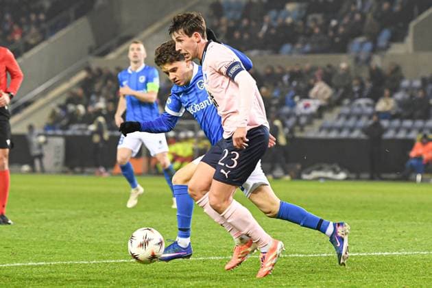 Genk s Konstantinos Kos Karetsas and Malmo s Lasse Berg Johnsen pictured in action during a soccer game between Belgian soccer team KRC Genk and Swedish team Malmo FF, in Genk, on Thursday 29 January 2026, on day eight of the League phase of the UEFA Europa League tournament. JILLxDELSAUX  x159654153x