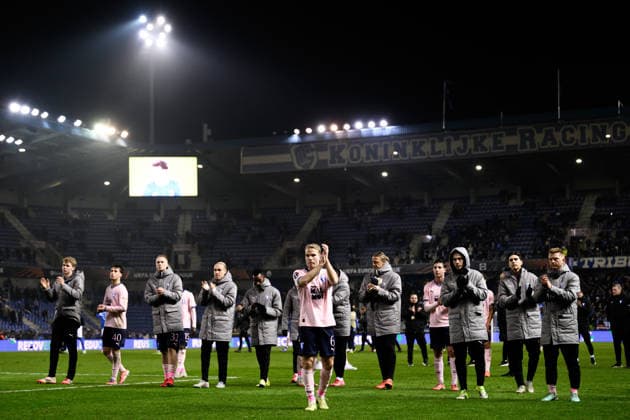 260129 Oscar Lewicki and players of Malmö FF after the UEFA Europa League football match between KRC Genk and Malmö FF on January 29, 2026 in Genk. Photo: Simon Hastegard BILDBYRAN kod SH SH0684 fotboll football soccer fotball uefa europa league europa league krc genk malmö ff bbeng Copyright: SIMONxHASTEGARD BB260129SH083