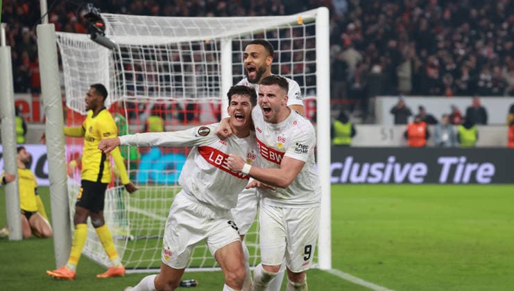 29.01.26 VfB Stuttgart - Young Boys Bern Deutschland, Stuttgart, 29.01.2026, Fussball, UEFA Europa League, Saison 2025 2026, VfB Stuttgart - Young Boys Bern: Andres Chema mitte Tor zum 3:2 VFB jubelt. Ermedin Demirovic re. Josha Vagnoman mitte.