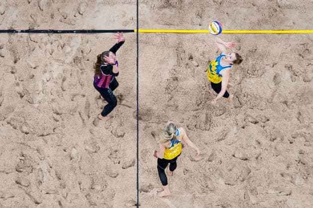 260129 Norges Nina Pavlova tävlar mot Sveriges Isabelle Reffel och Tina Thurin under Stockholm Beach 2026 den 29 januari 2026 i Stockholm. Copyright: EMMAxWALLSKOG BB260129EW094