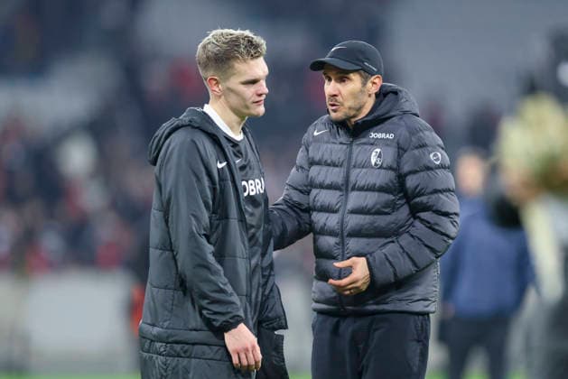 Matthias Ginter (SC Freiburg) und Trainer Julian Schuster (SC Freiburg) schauen enttaeuscht, UEFA Europa League 2025 26 League Phase MD8, LOSC Lille v SC Freiburg, Stade Pierre Mauroy am 29. January 2026 in Lille, Frankreich. (Foto von Marco Steinbrenner DeFodi Images) Matthias Ginter (SC Freiburg) und Trainer Julian Schuster (SC Freiburg) look dejected, UEFA Europa League 2025 26 League Phase MD8, LOSC Lille v SC Freiburg, Stade Pierre Mauroy, January 29, 2026 in Lille, France. (Photo by Marco Steinbrenner DeFodi Images) -