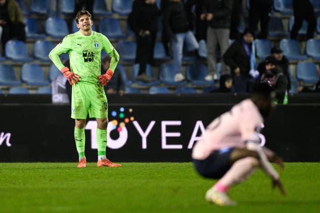 260129 Goalkeeper Melker Ellborg of Malmö FF looks dejected after the UEFA Europa League football match between KRC Genk and Malmö FF on January 29, 2026 in Genk. Photo: Simon Hastegard BILDBYRAN kod SH SH0684 fotboll football soccer fotball uefa europa league europa league krc genk malmö ff bbeng depp Copyright: SIMONxHASTEGARD BB260129SH089