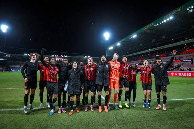 29.01.2026, Fußball, UEFA Europa League, Matchday 8, FC Midtjylland - GNK Dinamo Zagreb, MCH Arena in Herning, Dänemark: Abschlussjubel FC Midtjylland nach dem 2:0 Sieg. Regulations prohibit any use of photographs as image sequences and or quasi-video. Dänemark