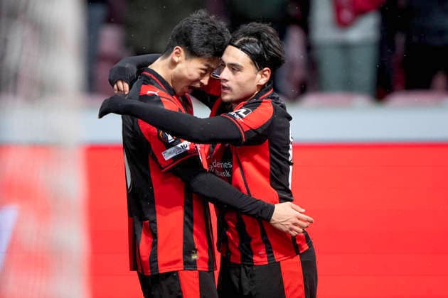 Europa League: FC Midtjylland - Dinamo Zagreb FC Midtjylland s Aral Simsir has scored to 1-0 and celebrates with Cho Gue-Sung during the Europa League match between FC Midtjylland and Dinamo Zagreb at MCH Arena in Herning on Thursday, January 29, 2026. (Photo: Bo Amstrup Ritzau Scanpix) , Herning Denmark Mors Copyright: BoxAmrstrupx xRitzauxScanpix BoxAmstrupx spdk20260129-232419-L
