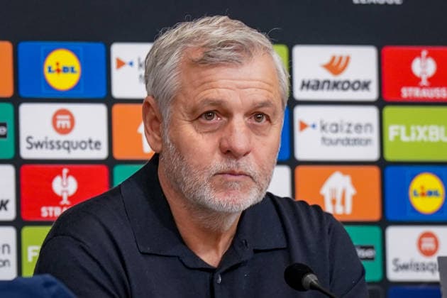 Fussball UEFA Europa League 2025 26, 8. Spieltag - OSC Lille vs SC Freiburg - Stade Pierre Mauroy (Lille, Frankreich): Bruno GÃ nÃ sio Bruno Genesio (Trainer, OSC Lille) Pressekonferenz, Medien Copyright: xJOERANxSTEINSIEKx