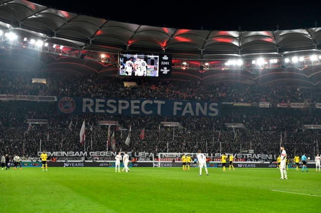 Transparent, Protest, Protestplakat, Fanplakat, Banner, Plakat, Spruchband RESPECT FANS Fanblock, Fans, Fankurve, Flaggen, Fahnen, Stimmung, stimmungsvoll VfB Stuttgart vs Young Boys Bern YB EUROPA LEAGUE EL 29.01.2026 DFL REGULATIONS PROHIBIT ANY USE OF PHOTOGRAPHS AS IMAGE SEQUENCES AND OR QUASI-VIDEO VfB Stuttgart vs Young Boys Bern YB