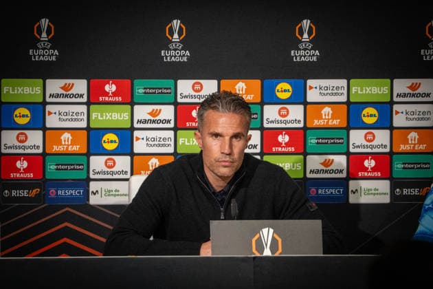 Robin van Persie, Feyenoord head coach, during post match press conference, PK, Pressekonferenz after the UEFA Europa League 25 26 match between Real Betis and Feyenoord at the Estadio La Cartuja in Sevilla, Spain Copyright: xAndresxLopezxSheridanxx xSPPx Sportspressphoto_SPR86850