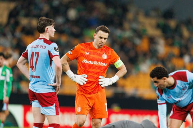 Timon Wellenreuther and Thijs Kraaijeveld seen during UEFA Europa League game between teams of Real Betis Balompie and Feyenoord Rotterdam (Maciej Rogowski Ball Raw Images) Sevilla Estadio La Cartuja Spain Copyright: xMaciejxRogowskix BetisFeyenoord2526-189